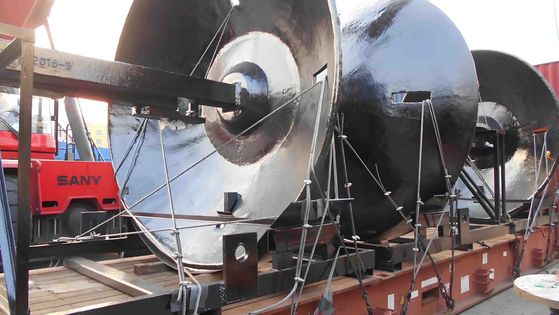 Pressure Vessel Head Transportation